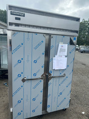 scratch and dents Continental 2FN 52" Two Section Reach In Freezer - (2) Solid Doors, 115v