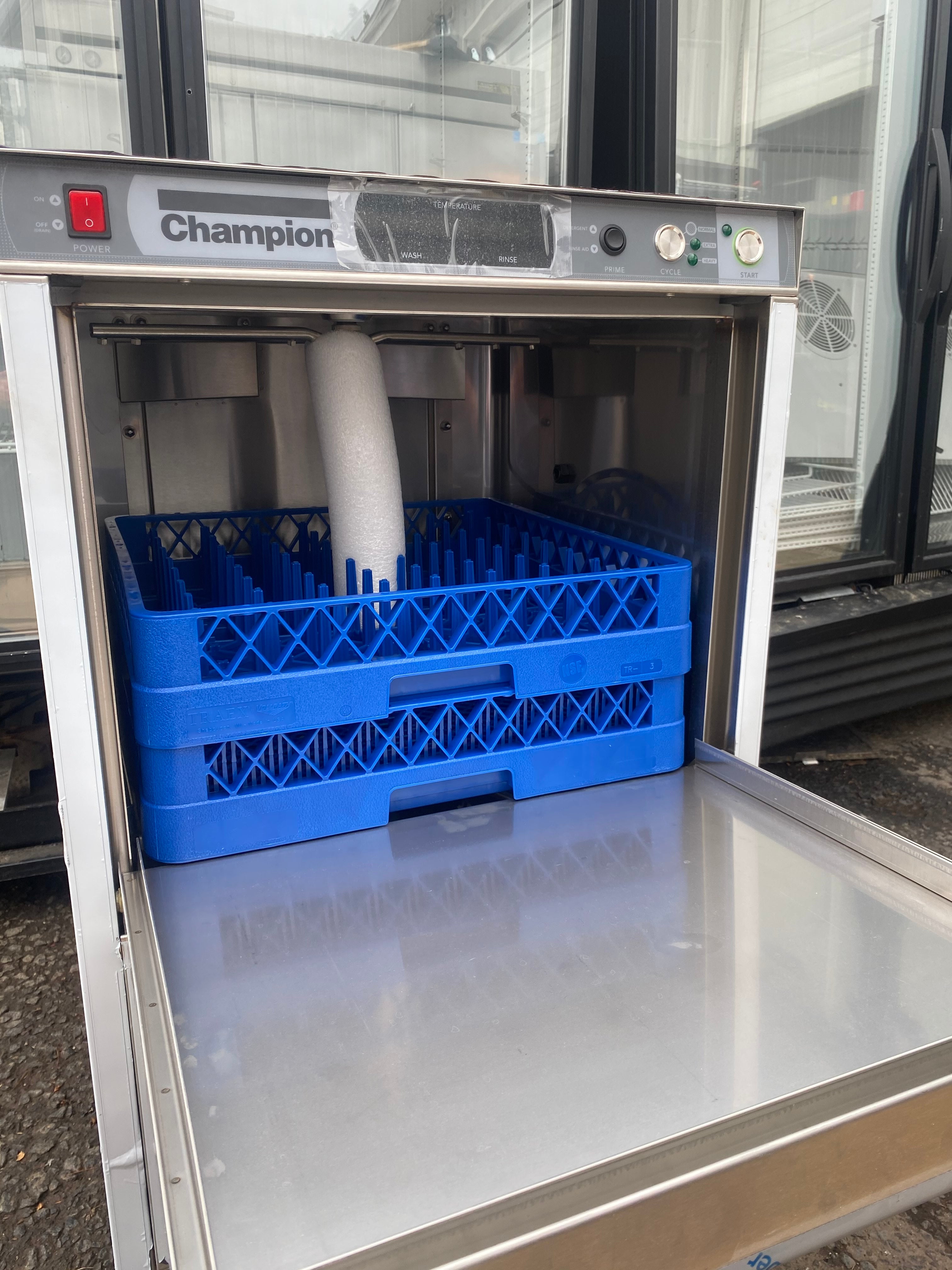 Checkmate Undercounter Rack Champion UH-330B High Temp Rack Undercounter Dishwasher - (24) Racks/h ...