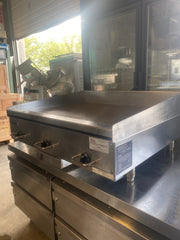Used Vulcan HEG36E 36" Electric Griddle w/ Thermostatic Controls - 1/2" Steel Plate, 208v/1ph